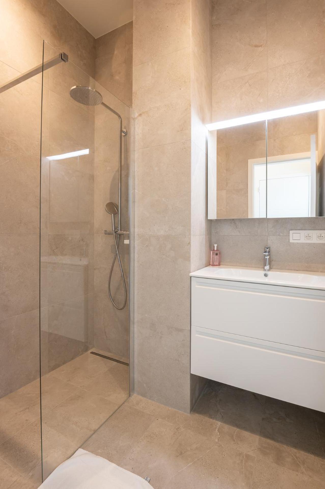 Beautiful Renovated Apartment In An Authentic Building Ostend Exterior foto