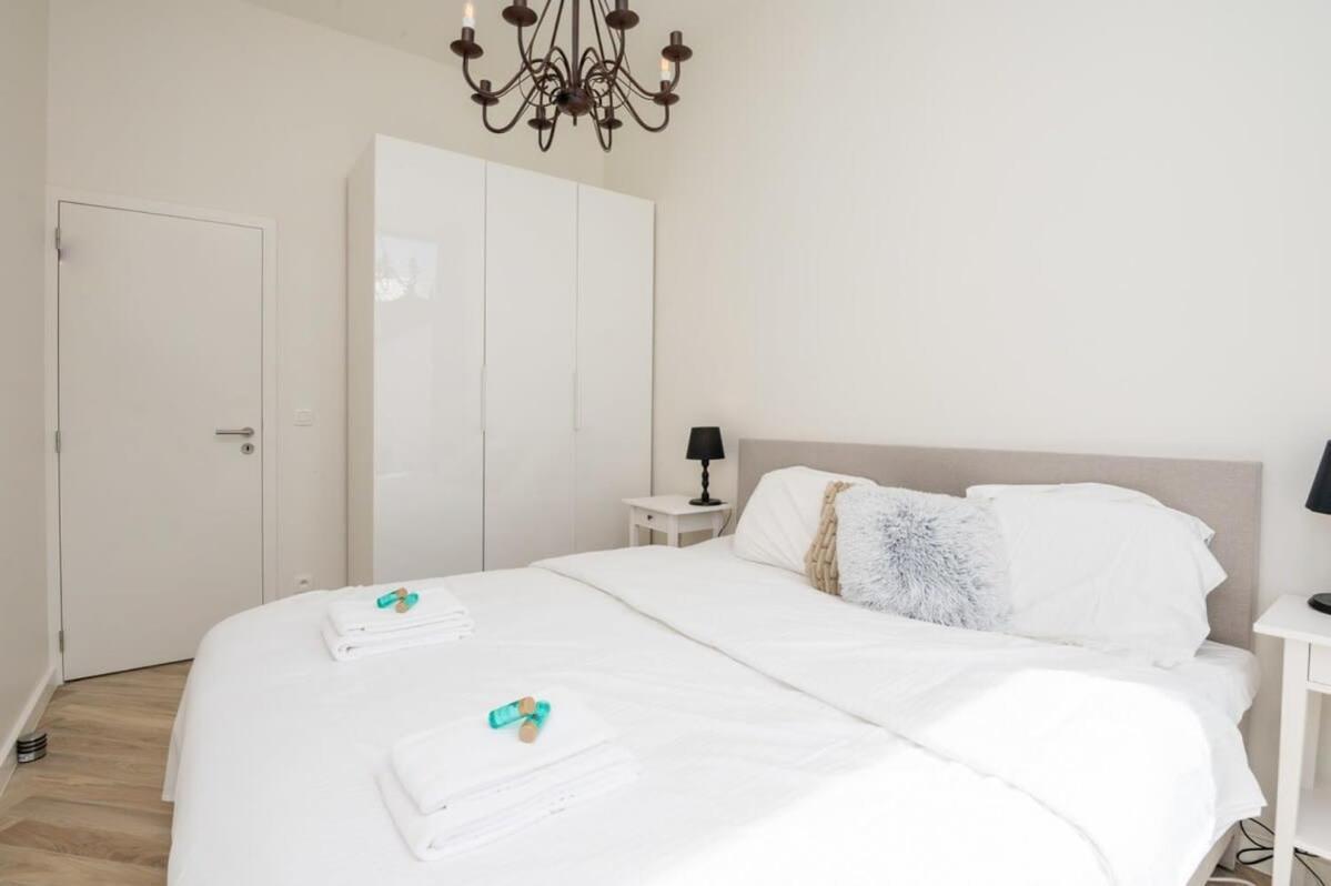 Beautiful Renovated Apartment In An Authentic Building Ostend Exterior foto